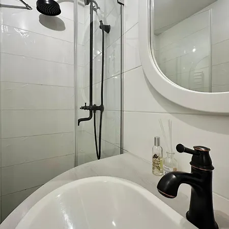 Beautiful In The Heart Of Apartment